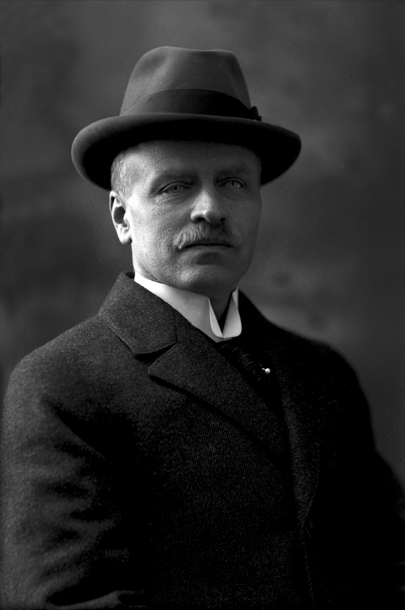Gustav Borgen, NFB.19982