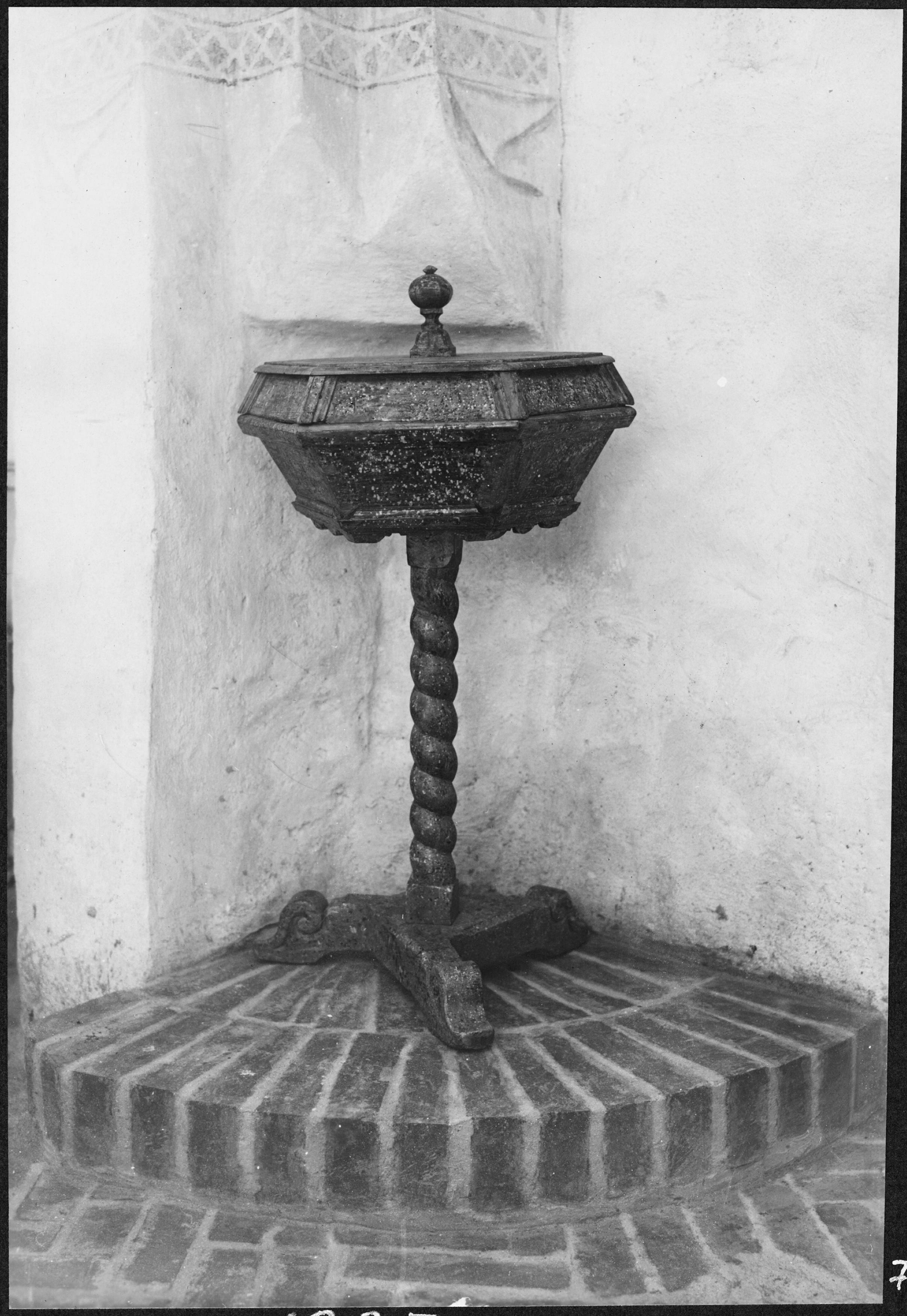 Edvin Almgren, Gryta kyrka