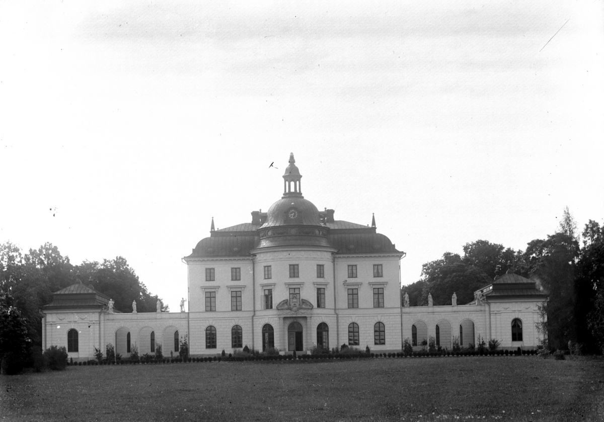 Gustaf Ferdinand Hallberg, Bjärka-Säby Castle.