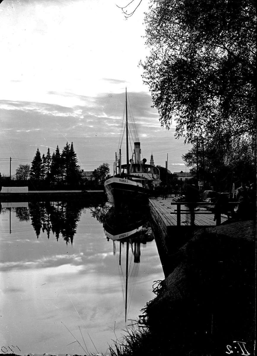 Ellert Johan Viktor Sörman, Mariakajen med Maria 1. Fotograf E Sörman.