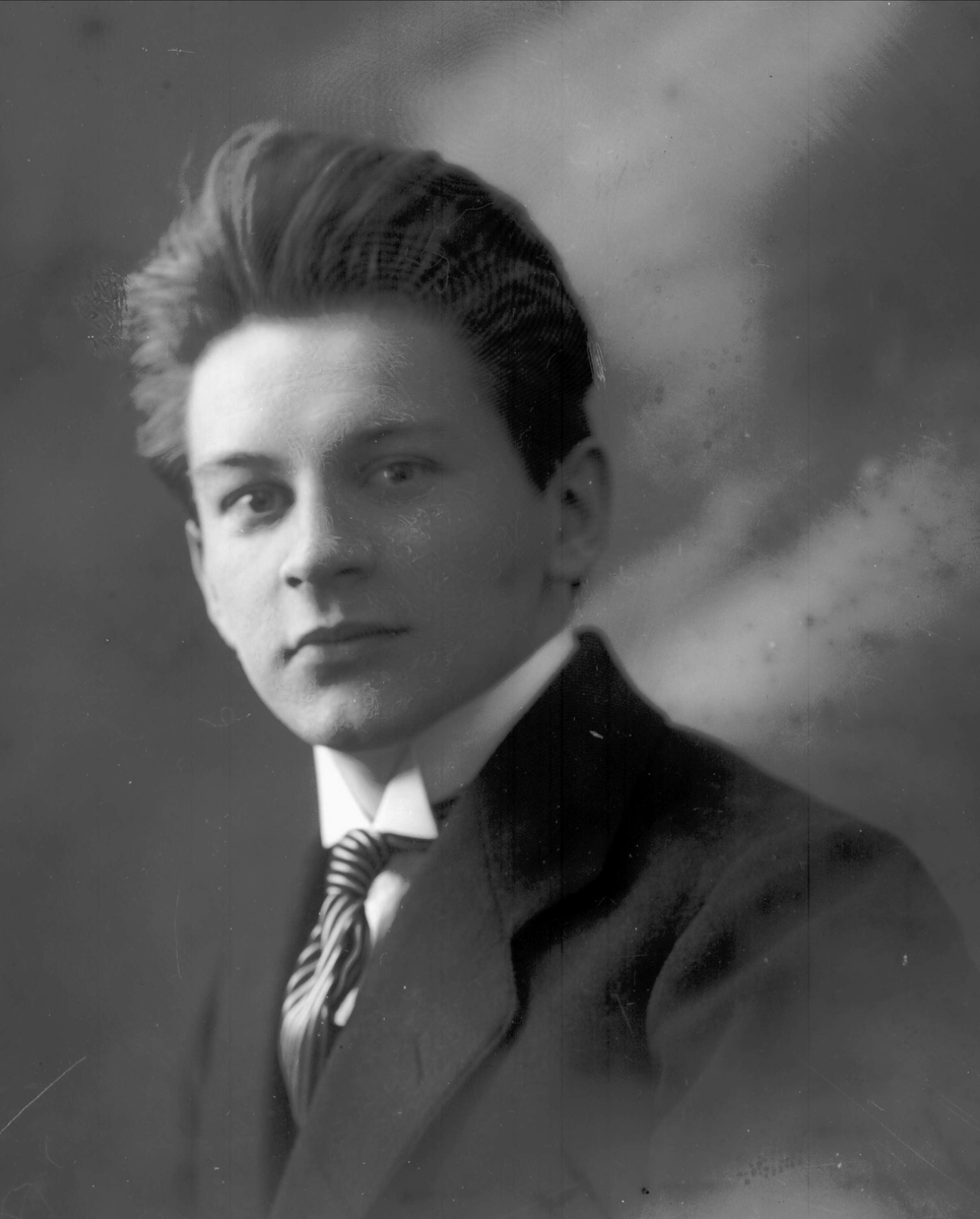 Gustav Borgen, NFB.44404