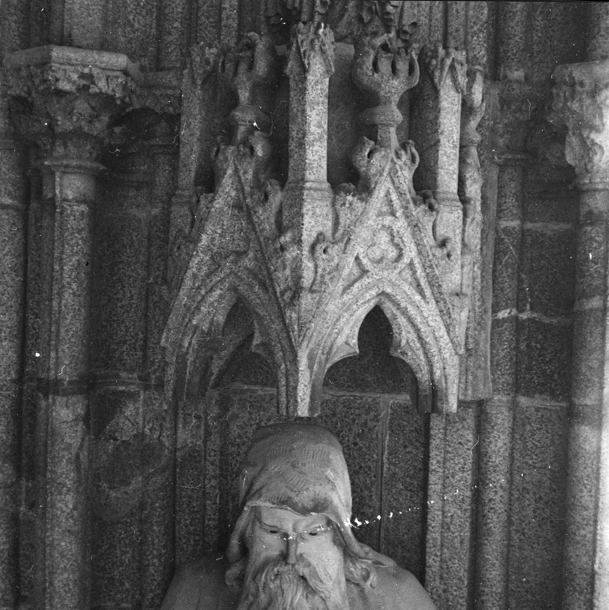 Gunnar Sundgren, Detalj av kyrkoskulptur i Uppsala domkyrka, Fjärdingen, Uppsala