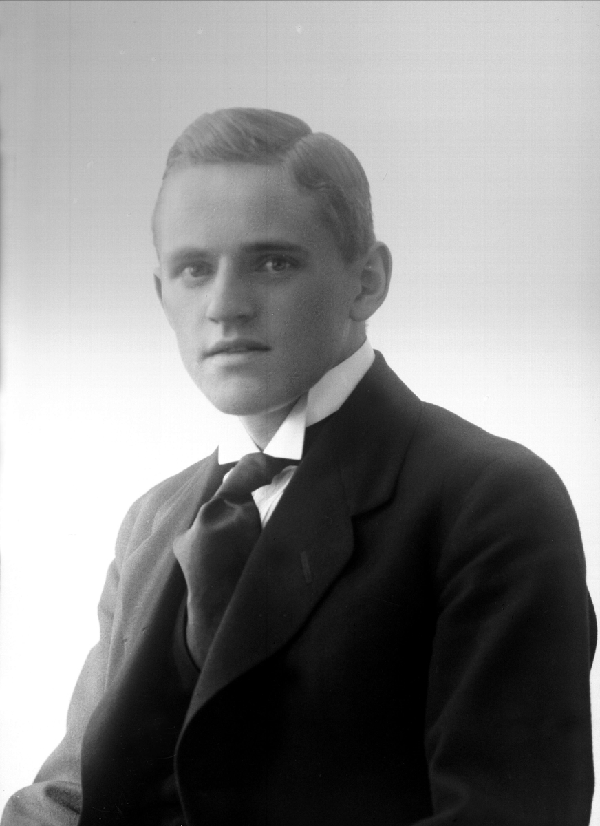 Gustav Borgen, NFB.19927