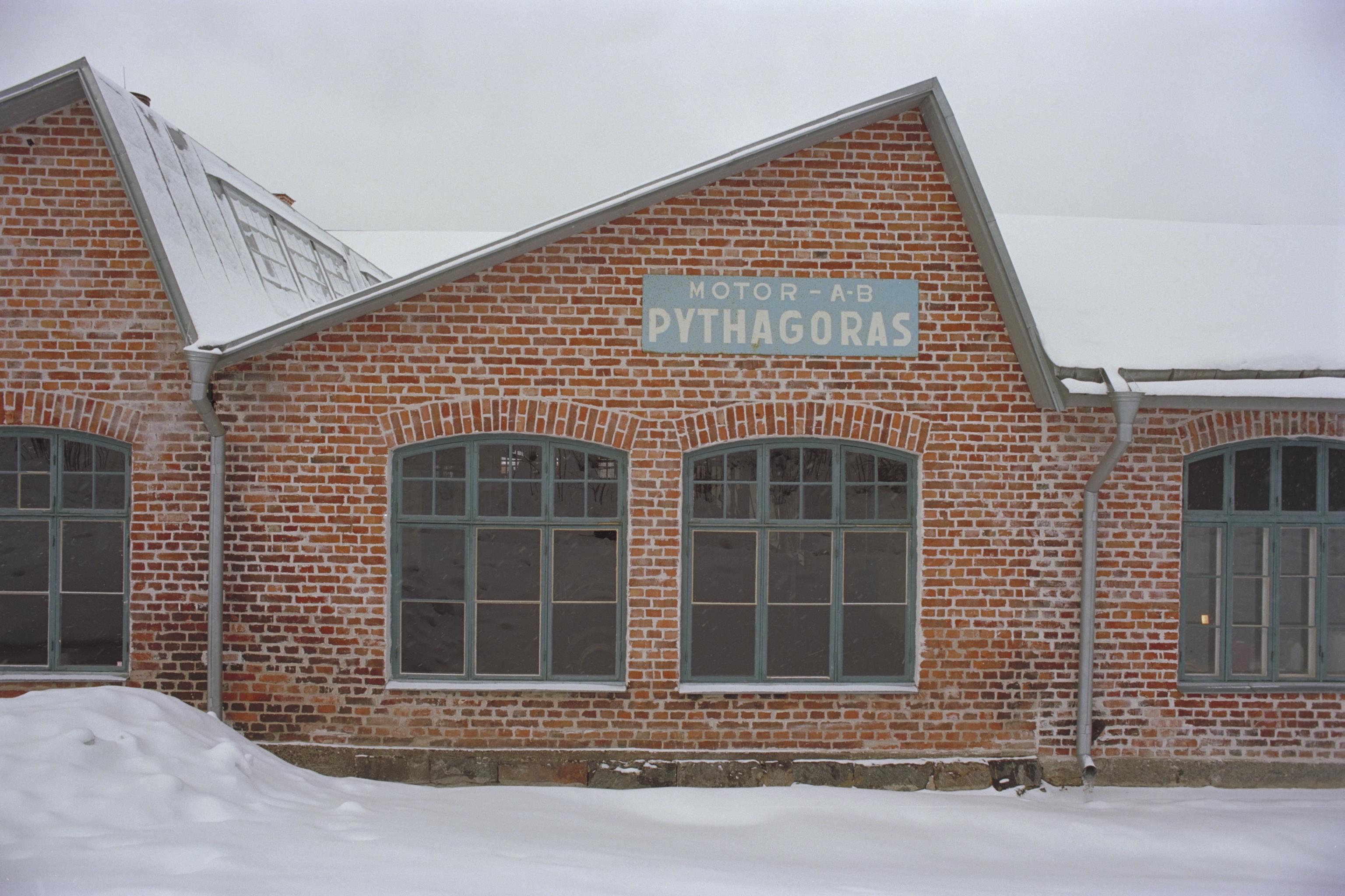 Bengt A Lundberg, Pythagoras motorfabrik