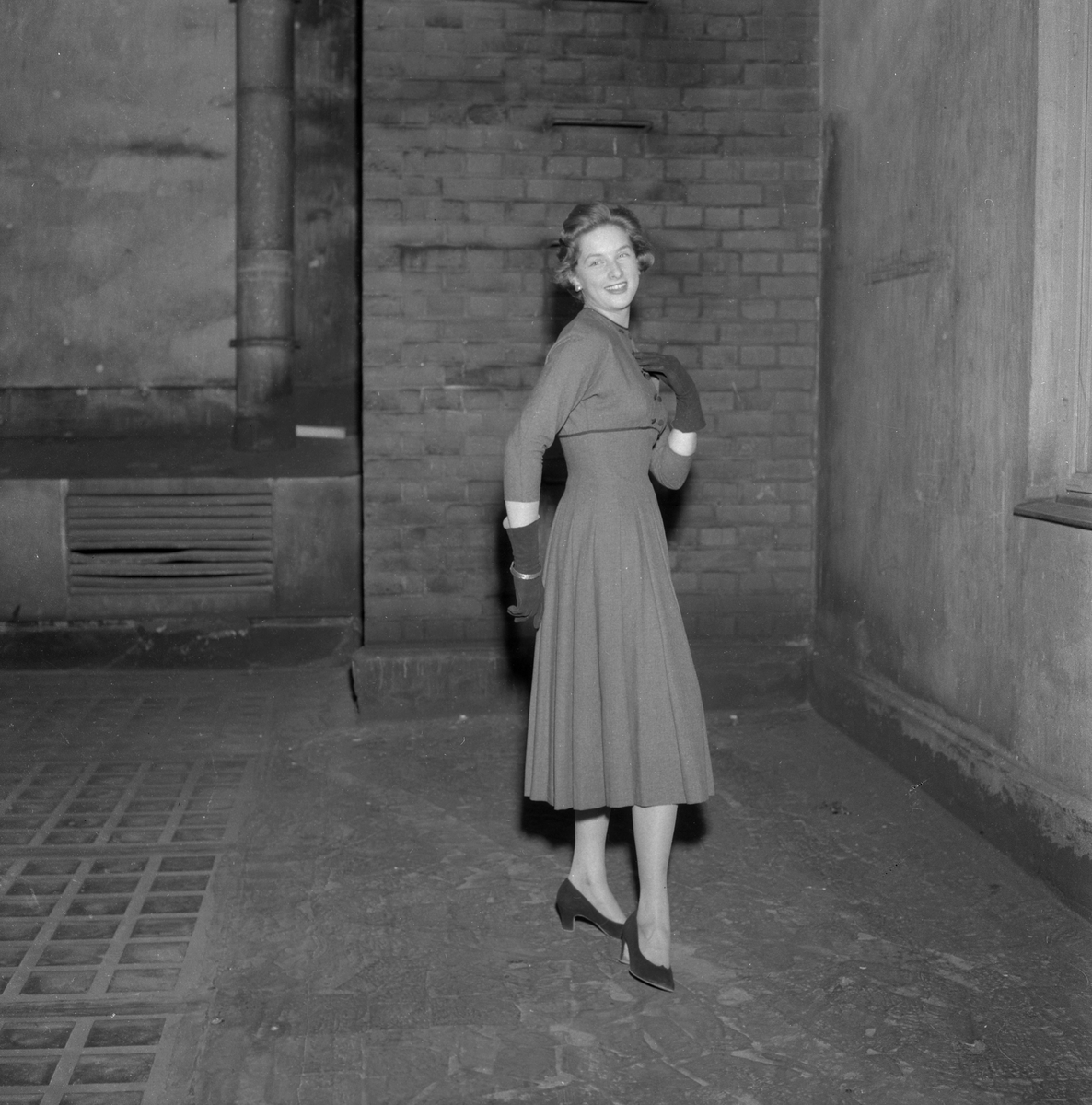 Örebro Kuriren, Mannekänguppvisning i Karlskoga. 1 oktober 1955.