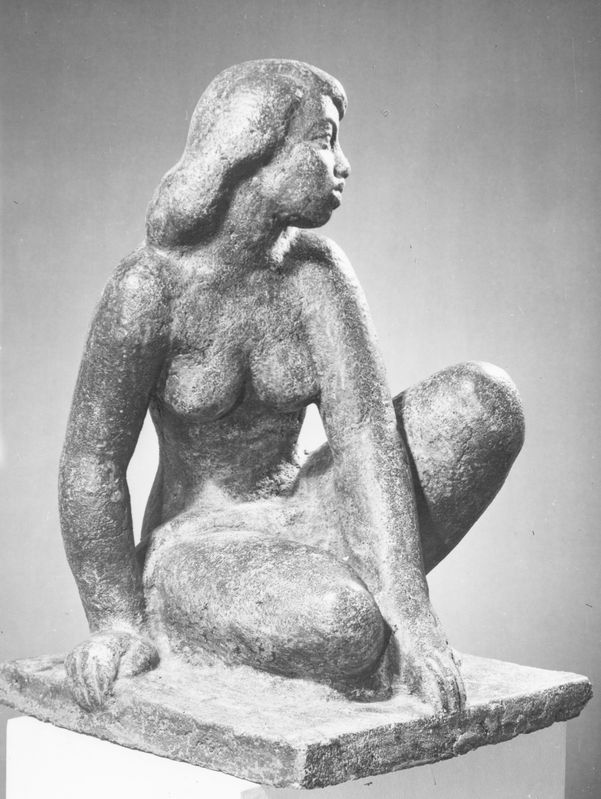 Enn (autor) Roos, seated woman
