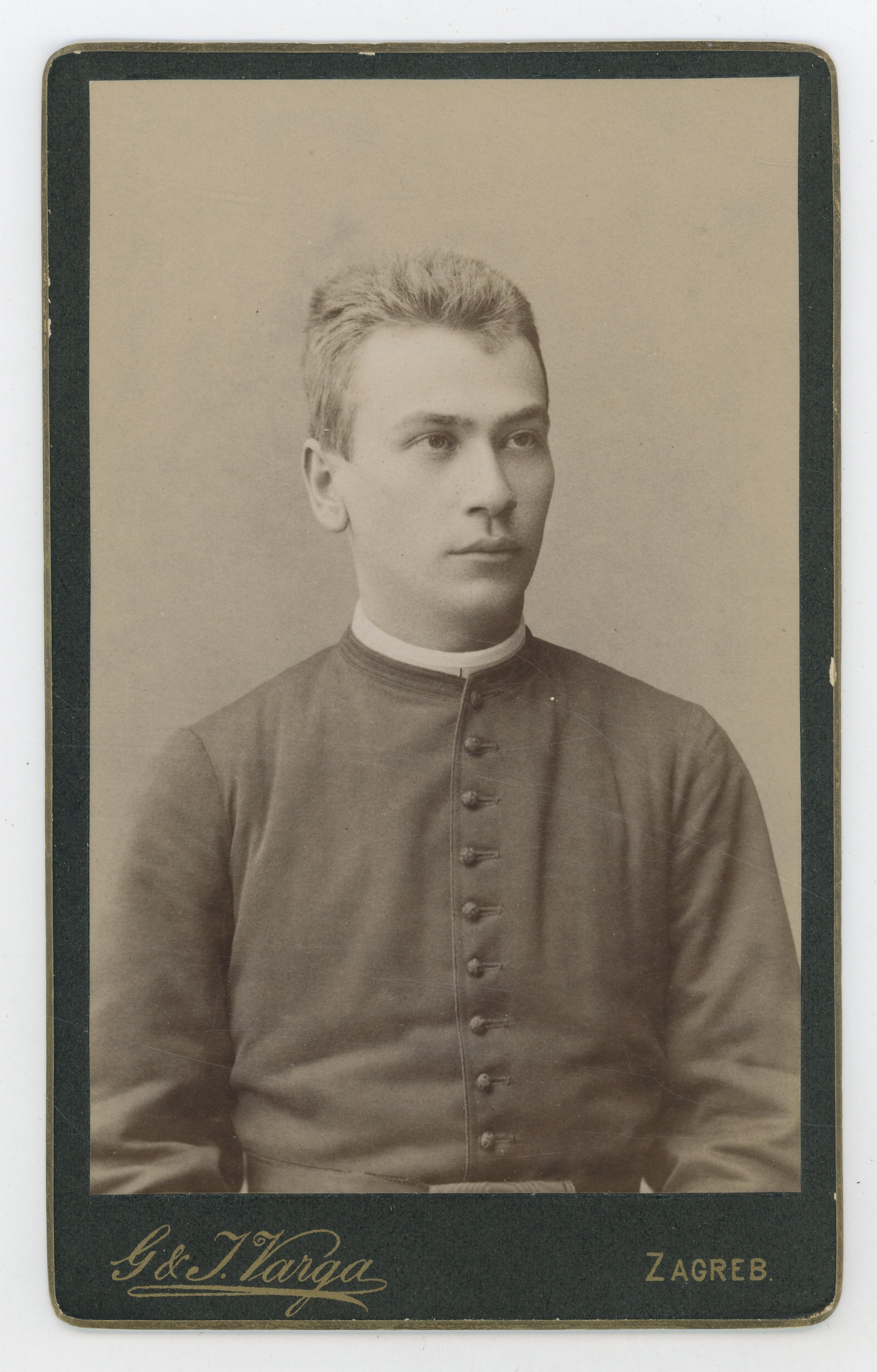 Gjuro i Ivan Varga, Svećenik