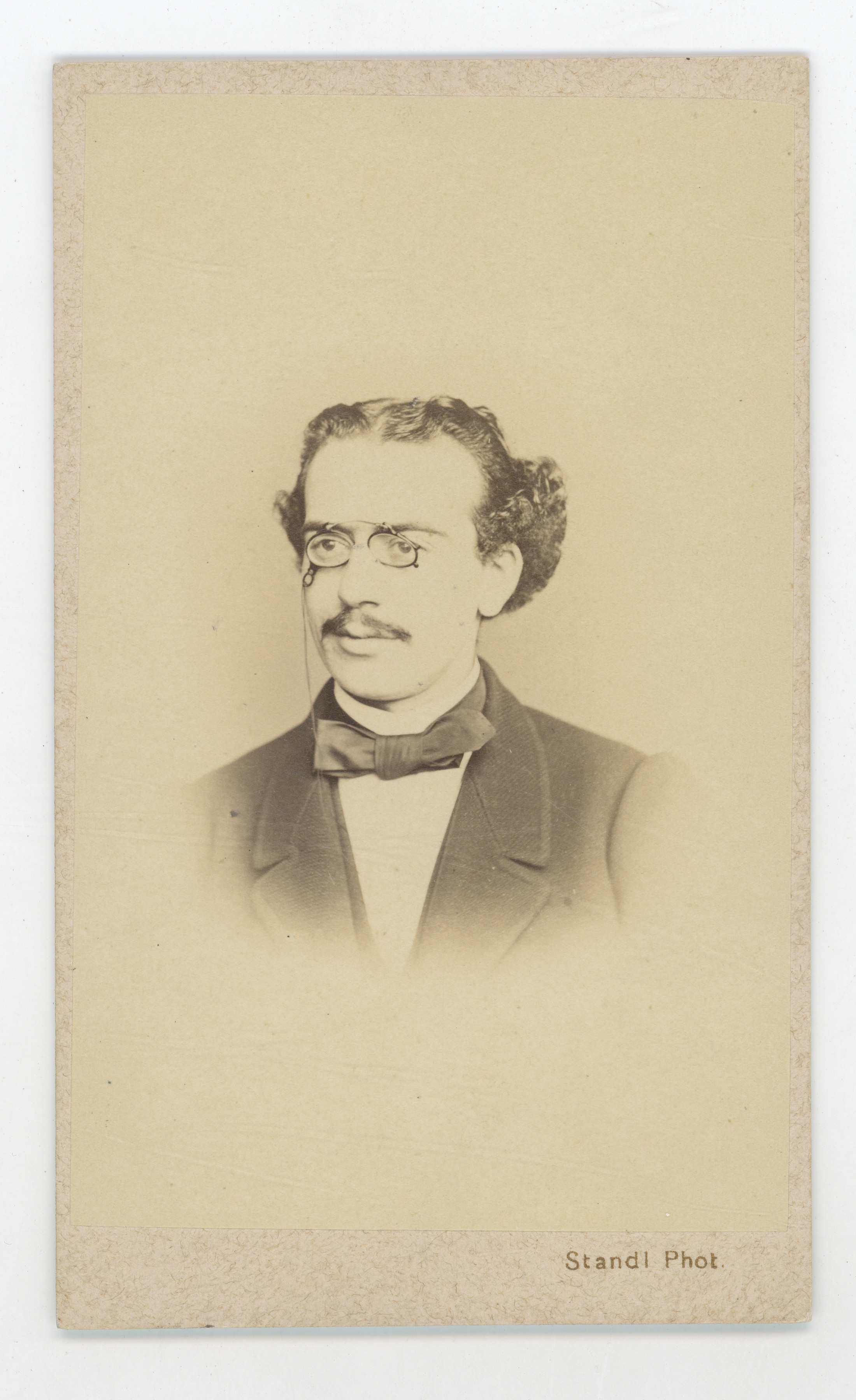 Ivan (27. 10. 1832.––30. 8. 1897.) Standl, Muškarac s cvikerom