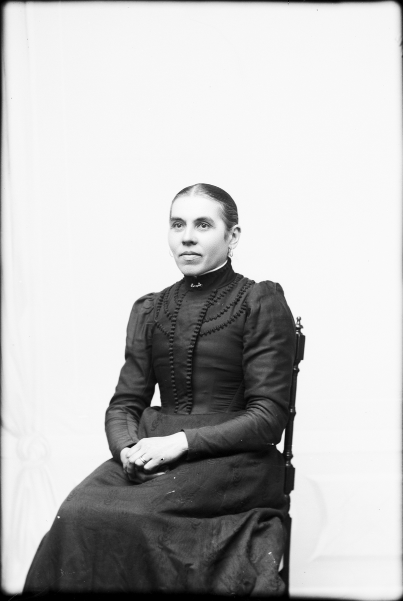Skötsner-Edhlund, Ateljé Portrait - Woman, Östhammar, Uppland