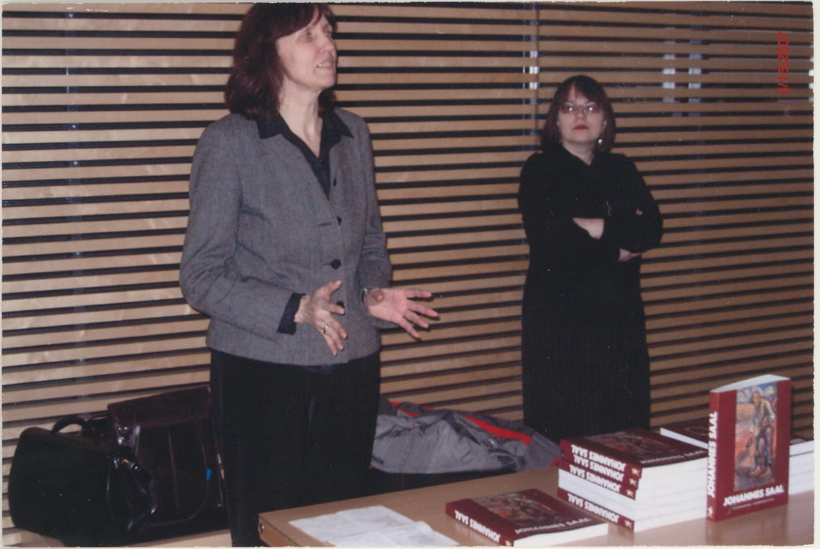 Tiiu (kujutatu) Talvistu, T. Winter Site and R. Mark Kumus on 15.03.2007 at the presentation of J. Hall Catalogue.