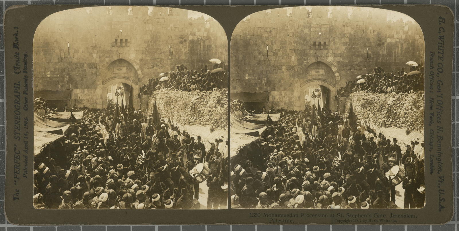 Desconegut, Mohammedan Procession at St. Stephen's Gate, Jerusalem, Palestine. White, H.C. & Co., The "Perfec" Stereograph