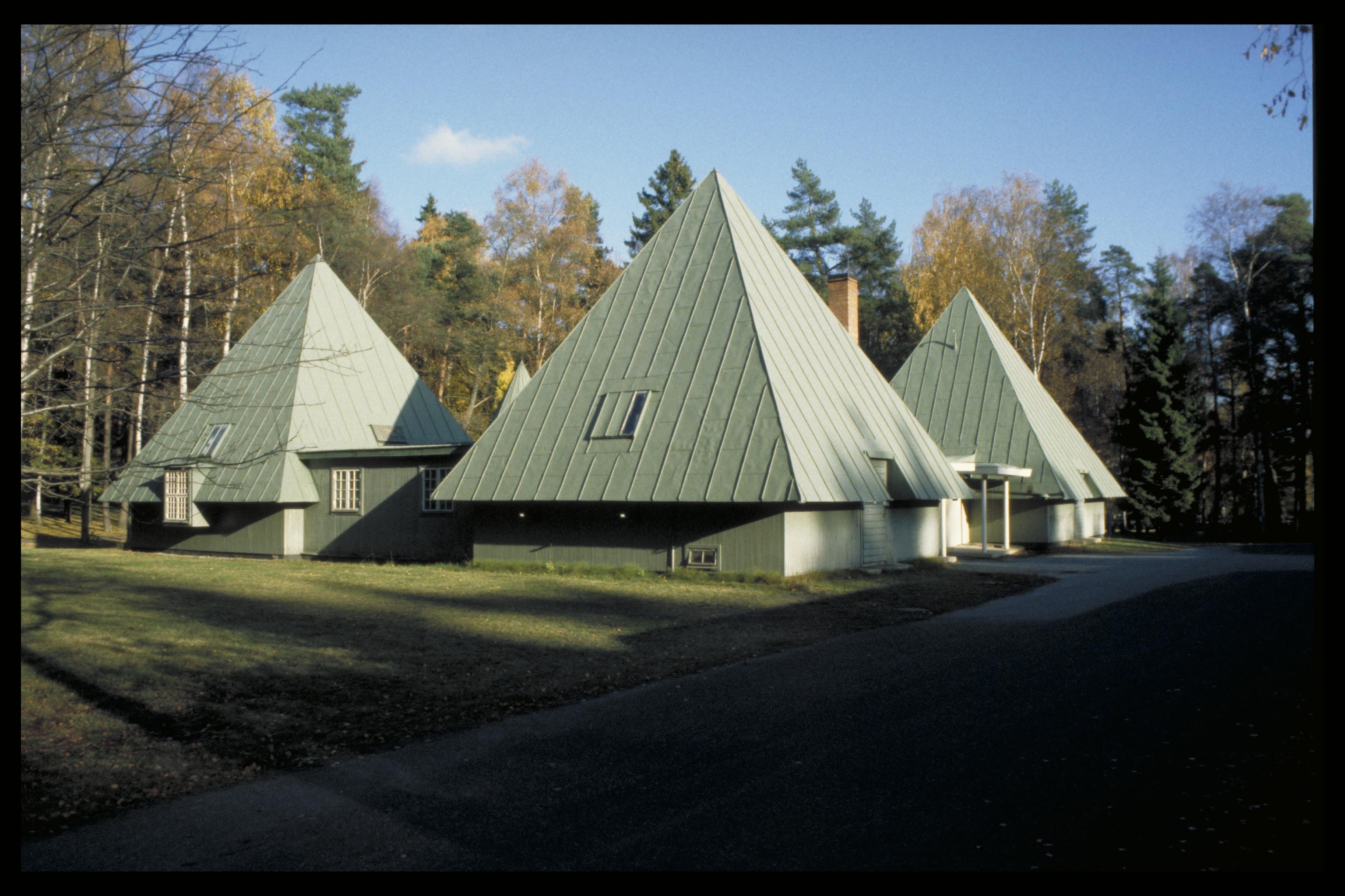 Bengt A Lundberg, Skogskyrkogården