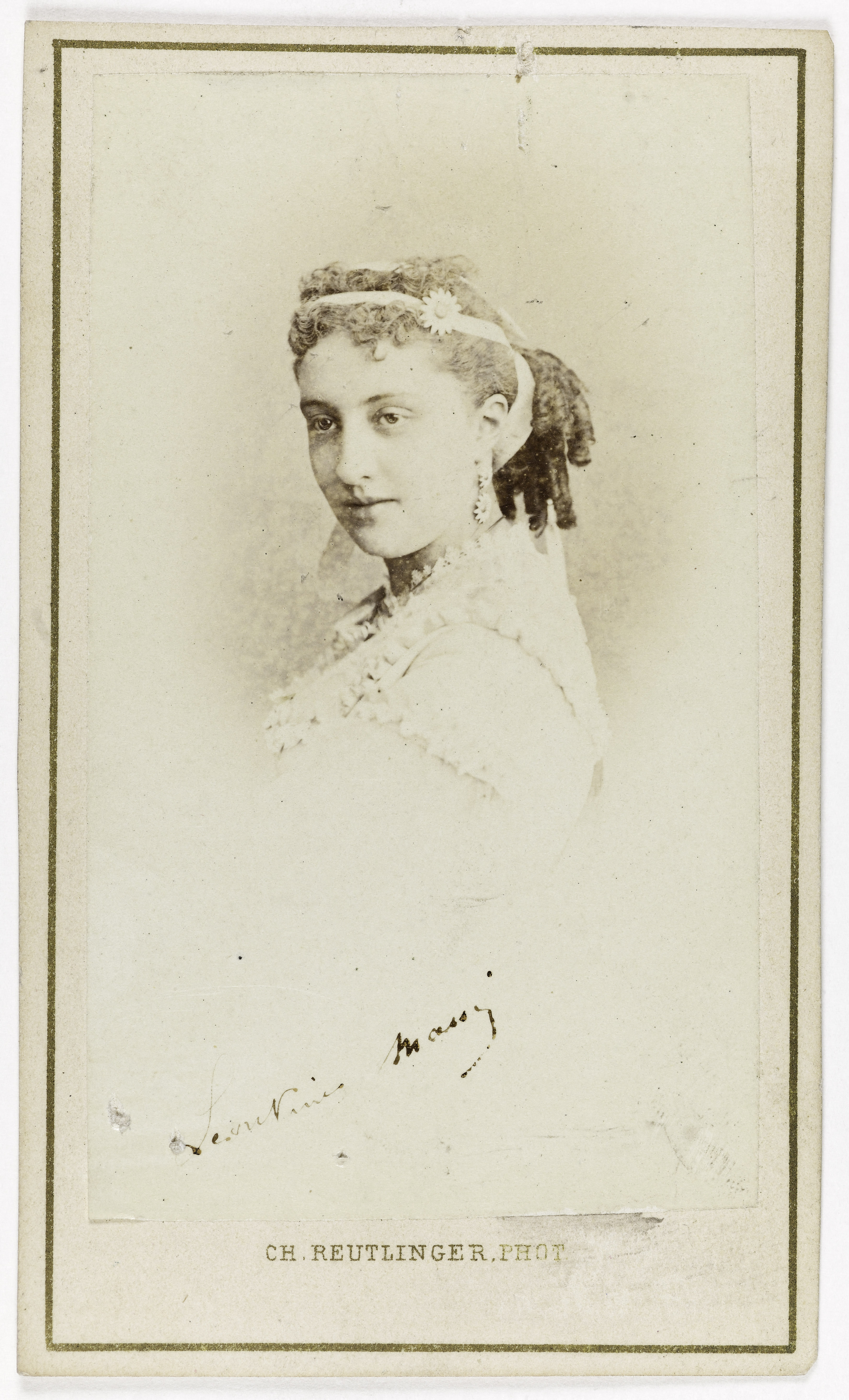Charles Reutlinger, Portrait de Léontine Massin (1847-1901), actrice de théâtre entre 1863 et 1883.