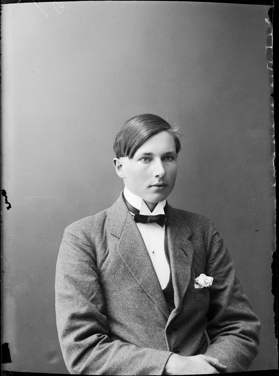 Skötsner-Edhlund, Ateljé Portrait - Man, Östhammar, Uppland