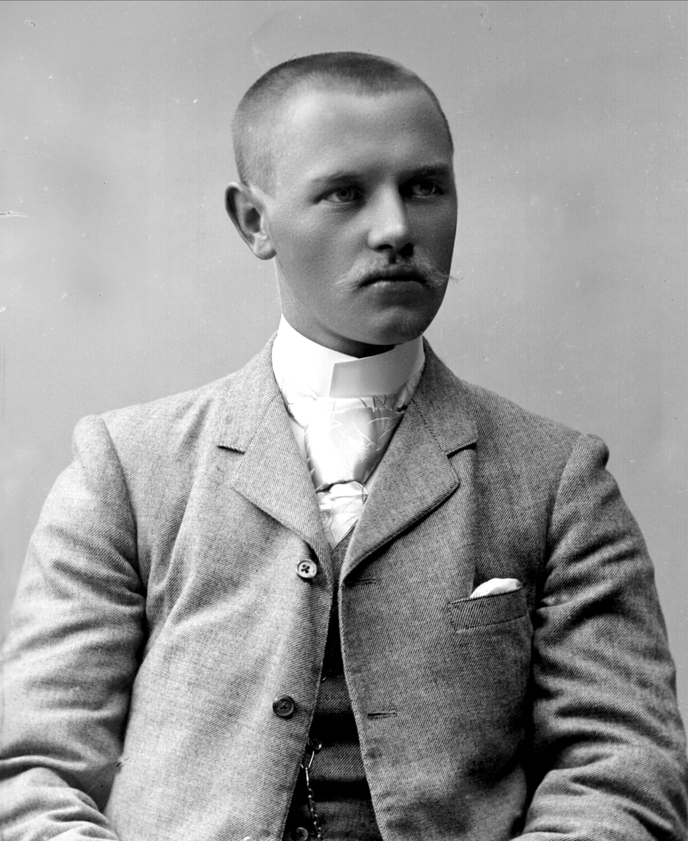 Gustav Borgen, NFB.08090