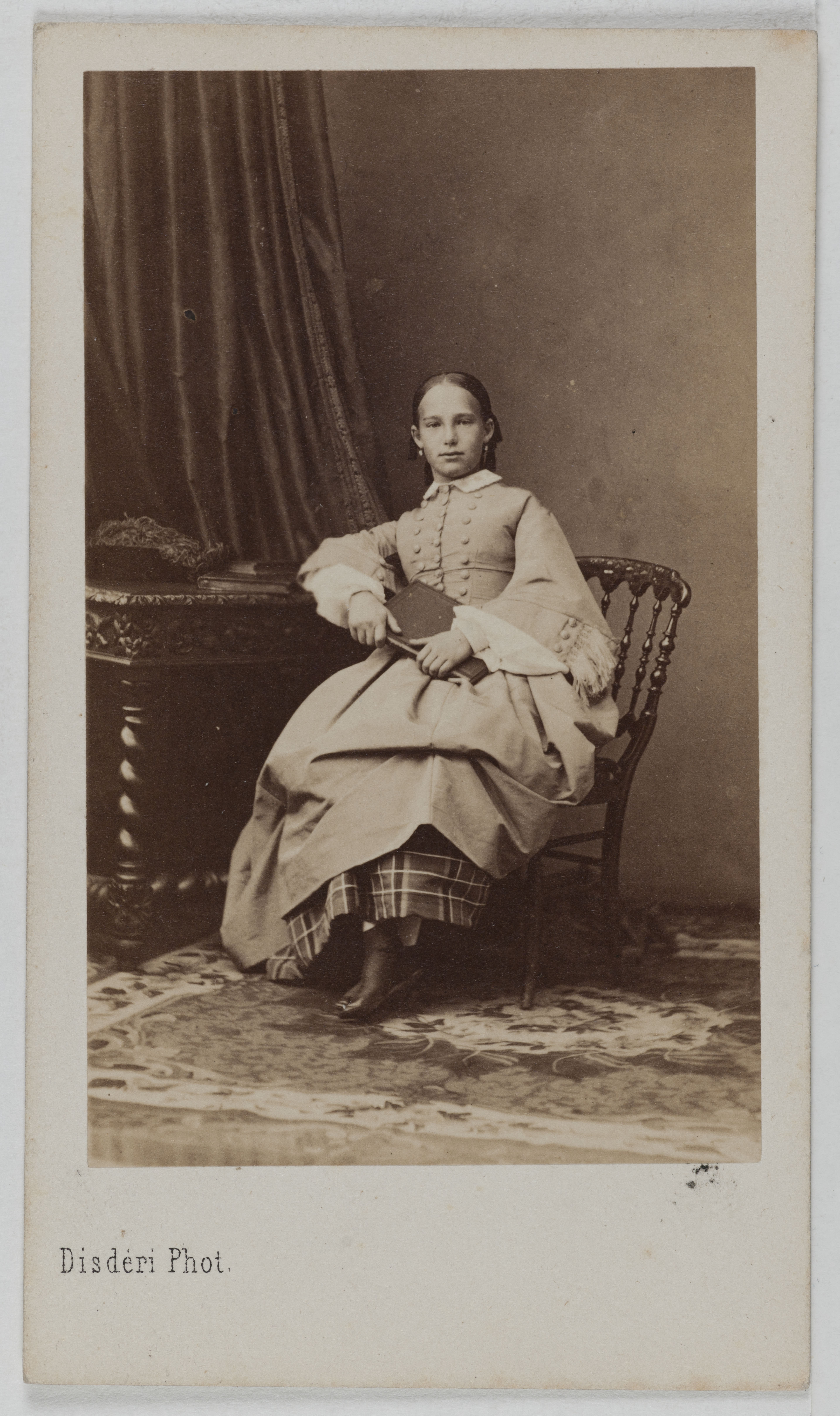 André-Adolphe-Eugène Disdéri, Portrait d'Eugénie de Leuchtenberg, princesse d'Oldenbourg, (petite fille de l'Empereur Nicolas Ier)