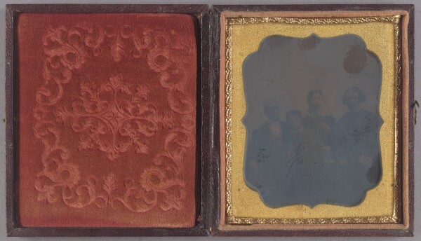Unknown, [Portrait of an Unidentified Family]