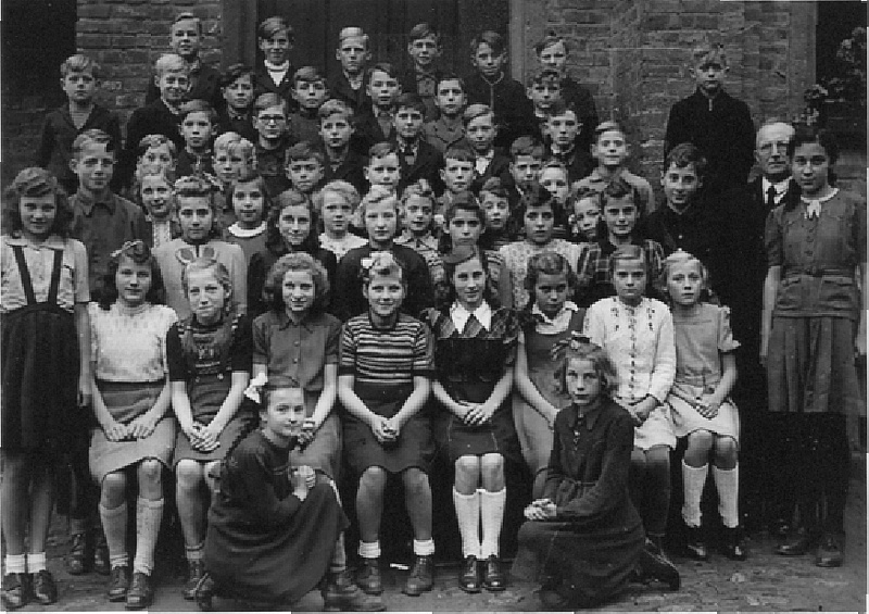 Unknown artist, Klassenfoto kath. Volksschule Bodendorf 1948