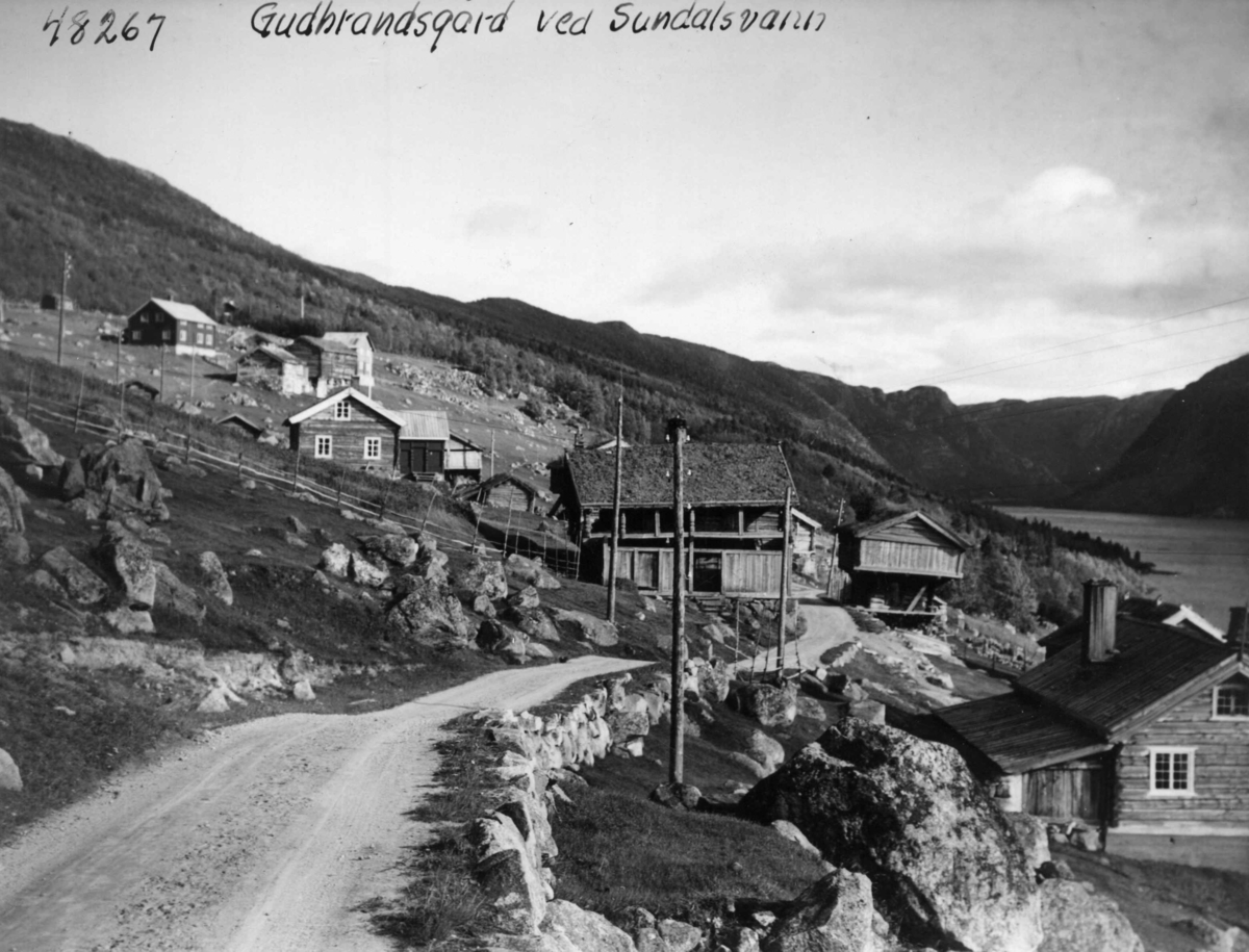 Anders Beer Wilse, Sundalsfjord, Gudbrandsgard, Bebyggelse