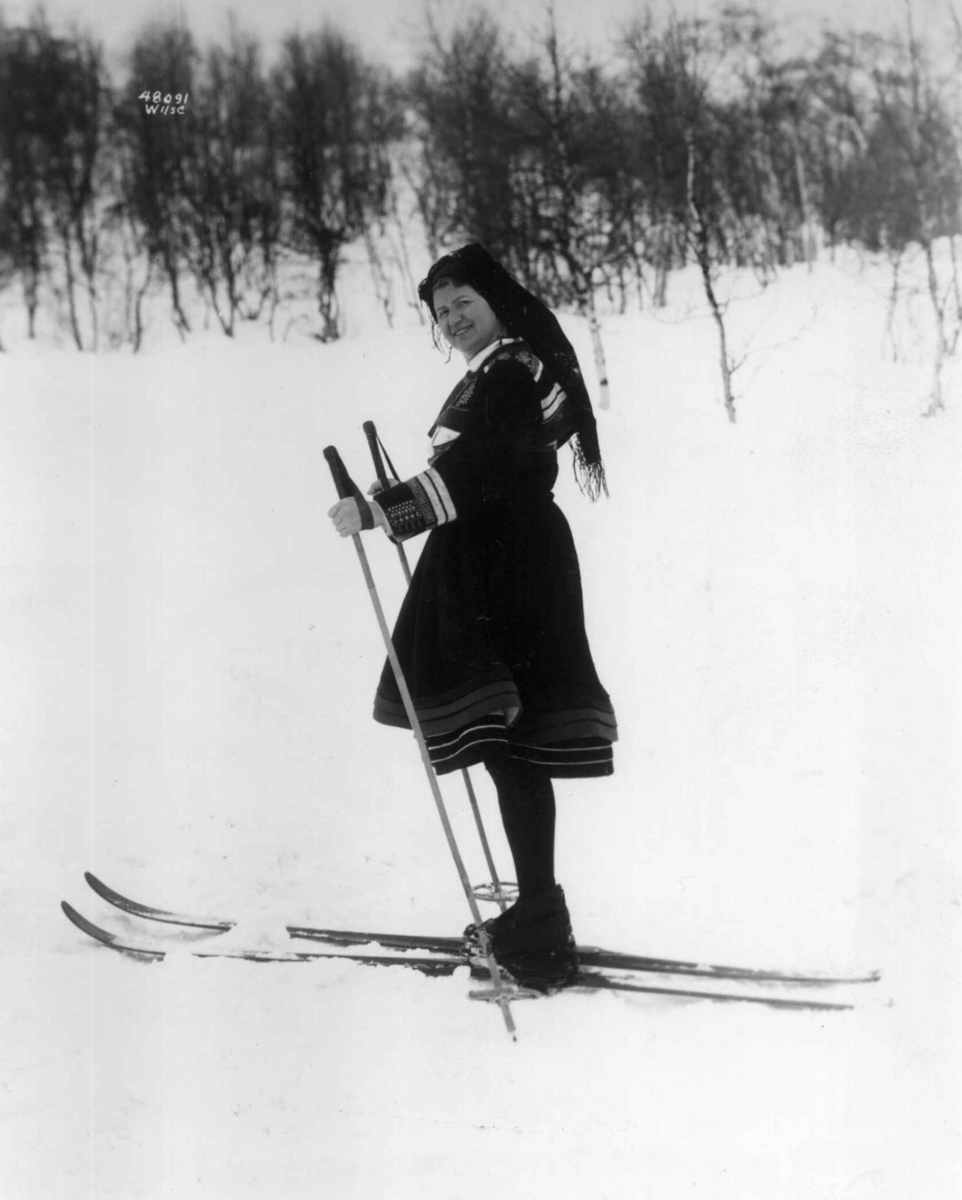 Anders Beer Wilse, Sportsdrakt, Skiløperske