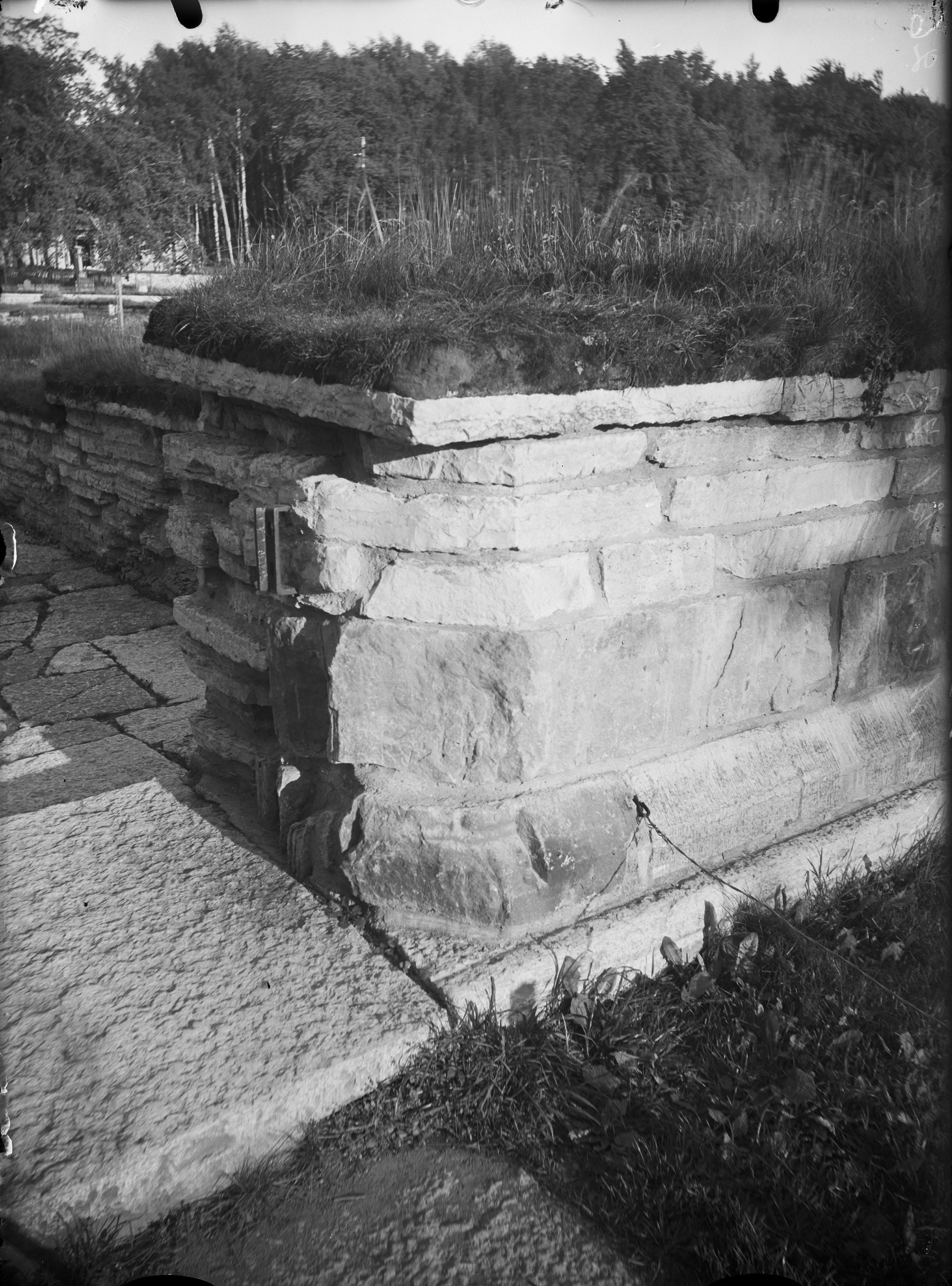 Axel Forssén, Varnhems klosterruin