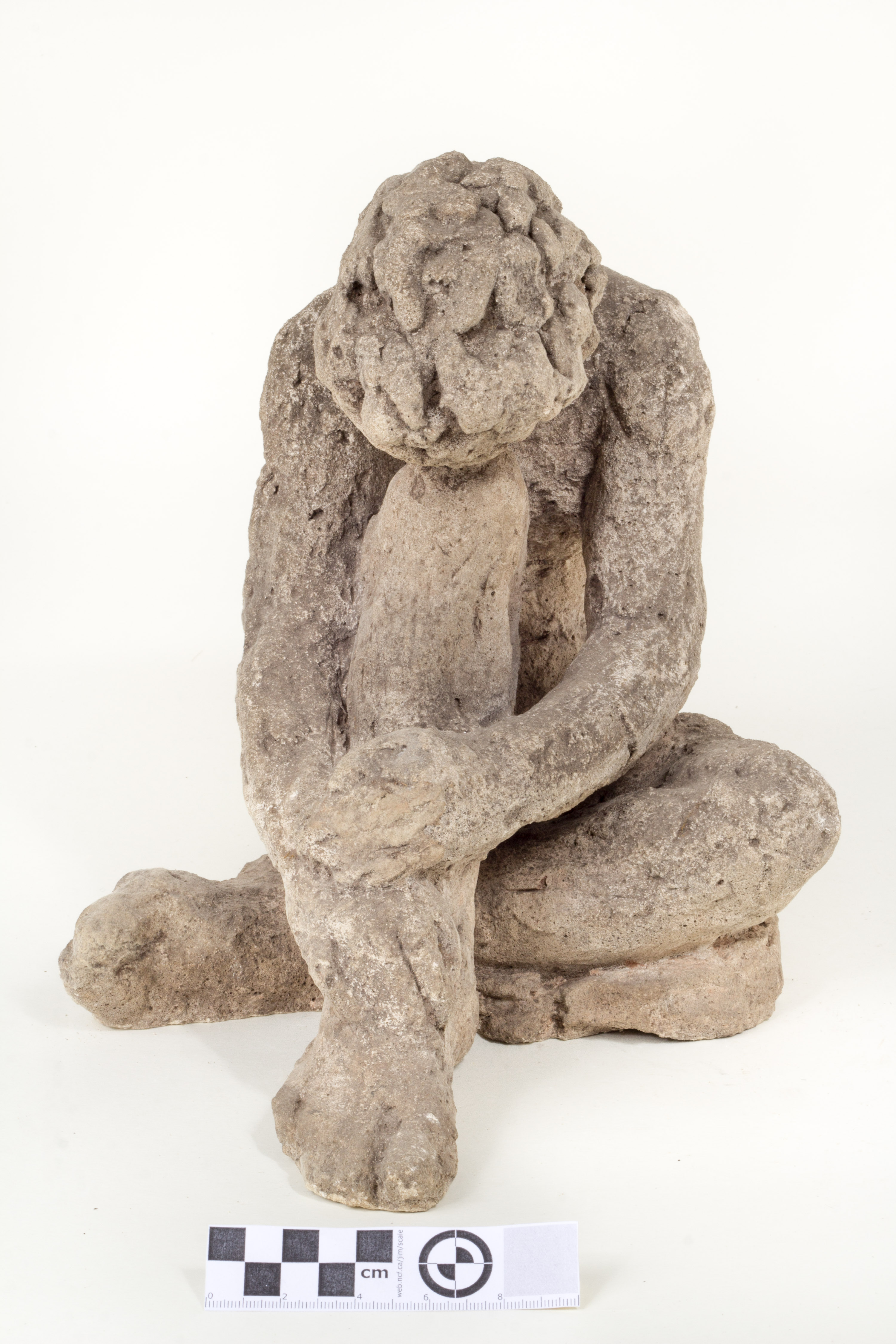 Anton (autor) Starkopf, female seated on a curl