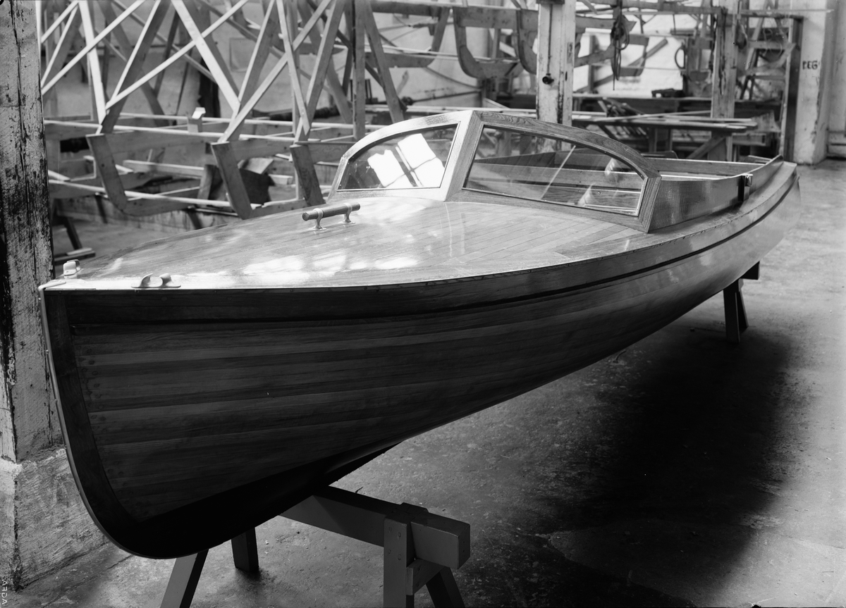 Paul Sandberg, Motorboat, likely Uppsala, 1934