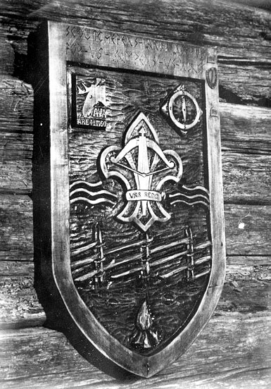 Thure Elgåsen, Thure Elgåsen. f. 1910. d. 6/9-1985. Tivedenkännare, konsthantverkare, scoutledare och hembygdsföreningsman. Övrigt se personarkiv i Västergötlands museum.