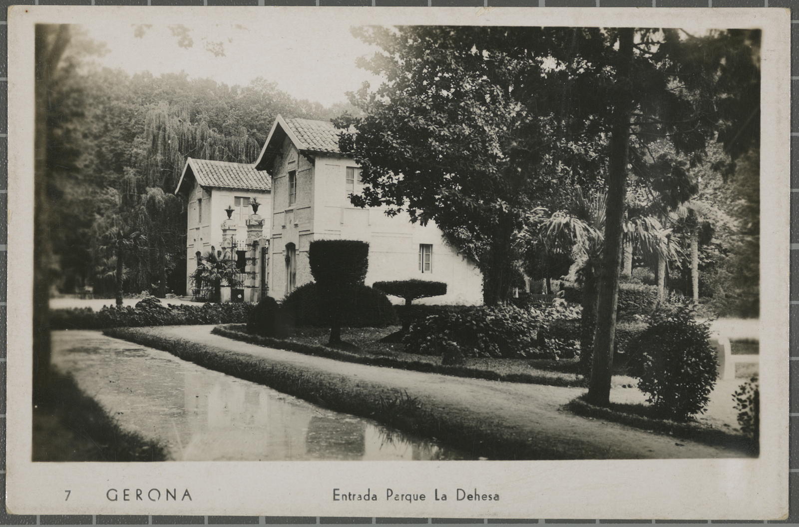 Desconegut, 7 Gerona Entrada Parque La Dehesa