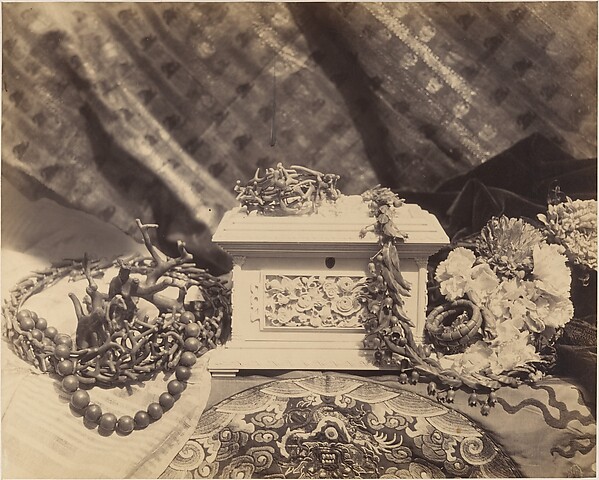 Roger Fenton, Chinese Jewel Casket