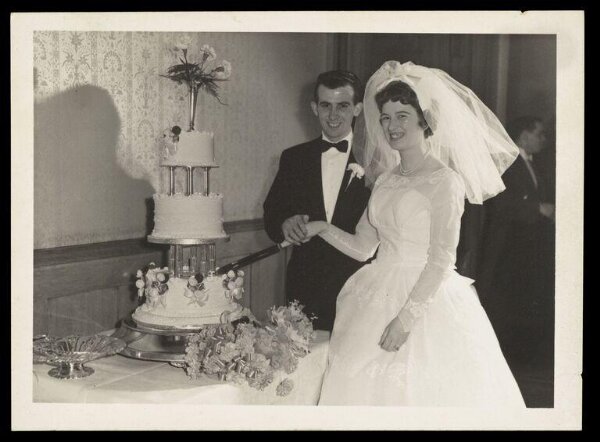 Unknown, Cutting the Wedding Cake
