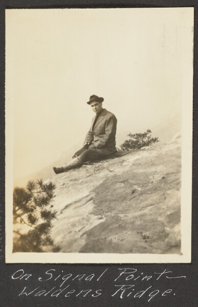 Unknown, [On Signal Point—Waldens Ridge]