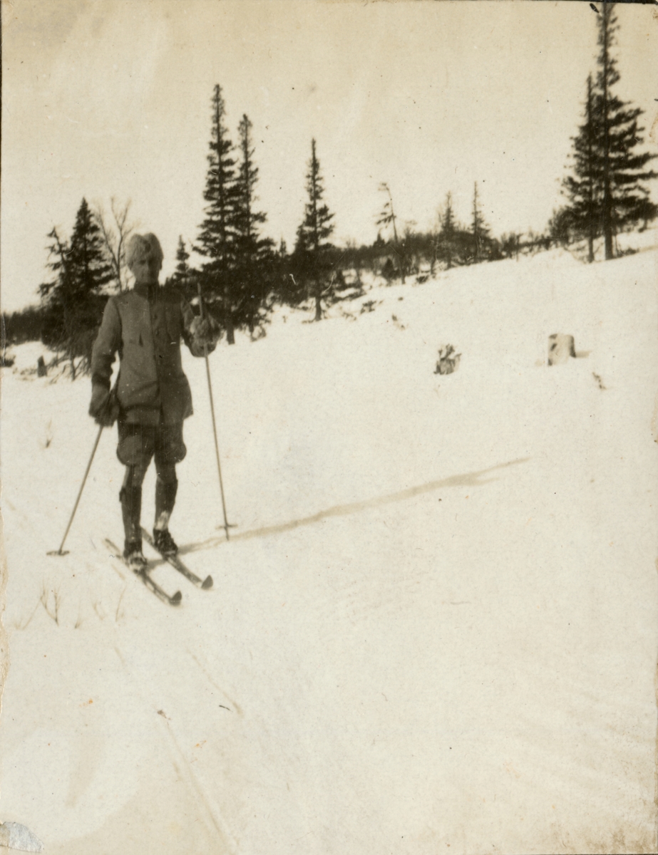Sigrid Sjöström, Soldier on skis.