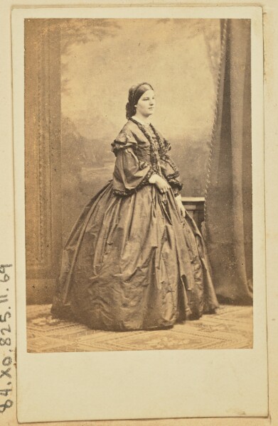 Unknown, [Portrait of a young girl]