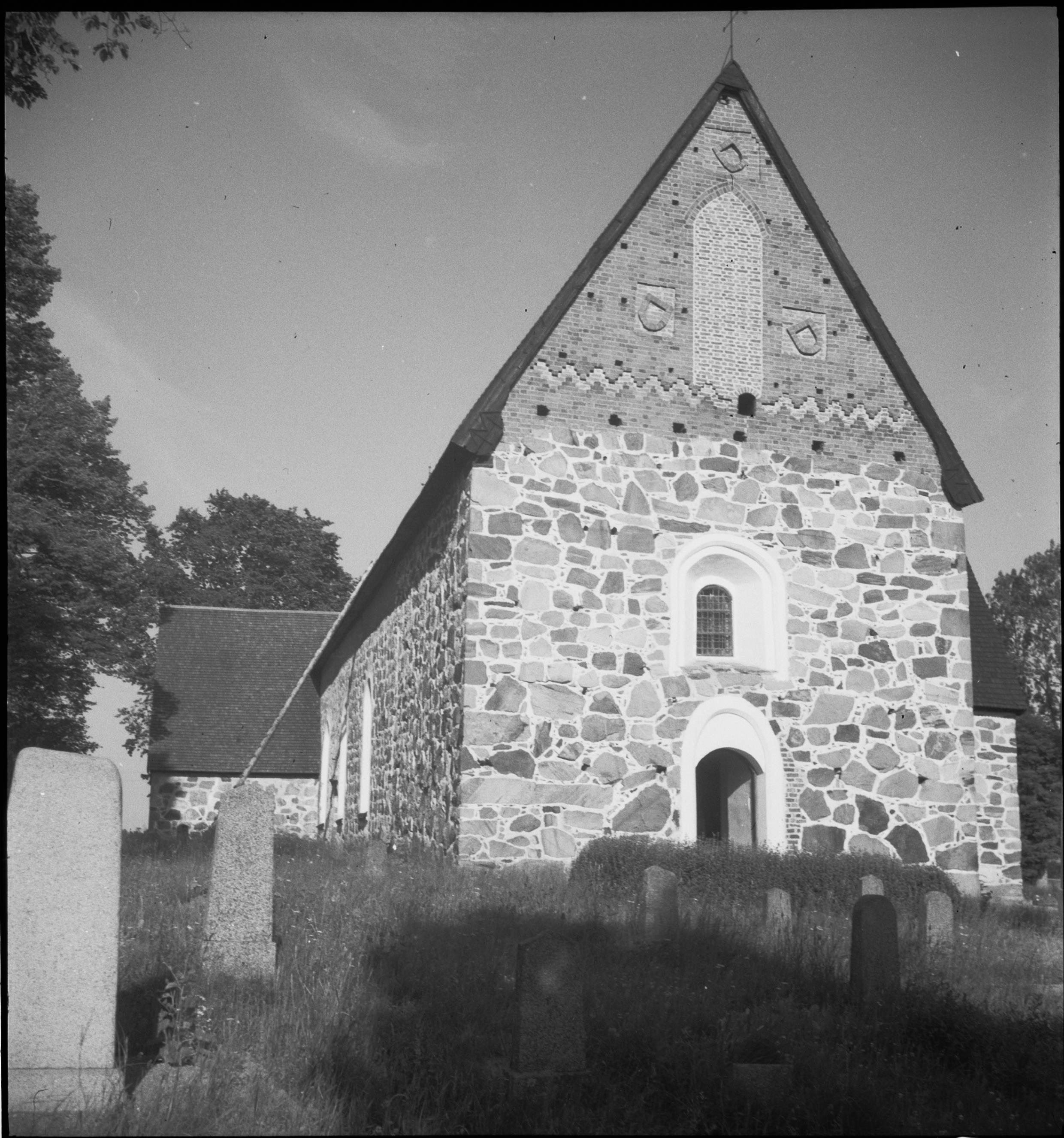 Iwar Anderson, Frötuna kyrka