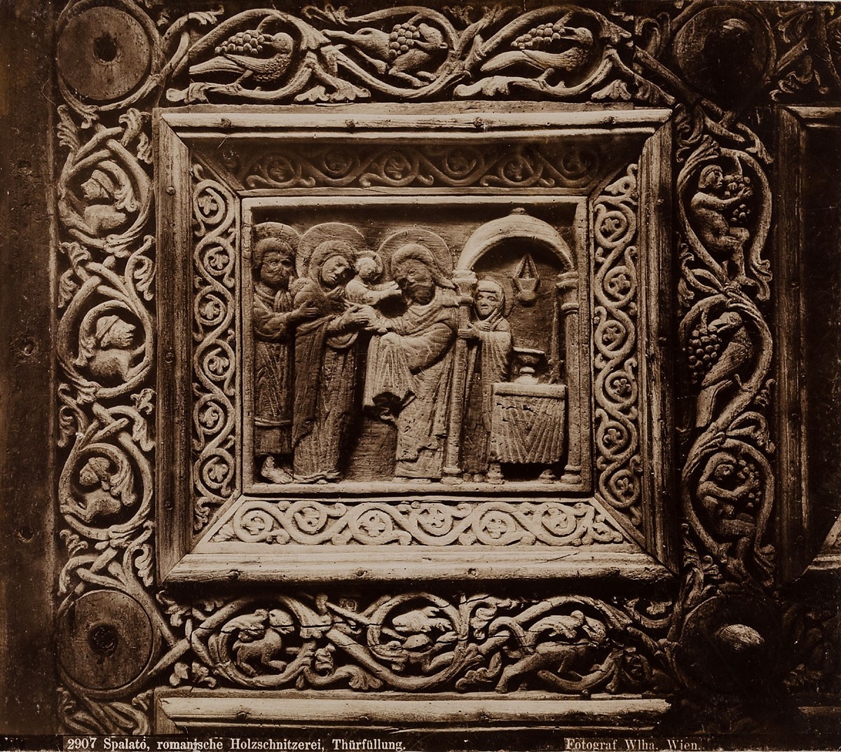 Josef Wlha, 2907 Spalato, romanische Holzschnitzerei, Thürfüllung