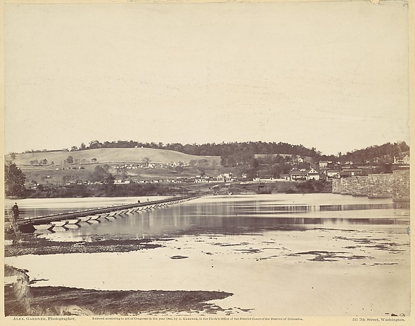 Alexander Gardner, Pontoon Bridge, Across the Potomac, at Berlin, Maryland, November 1862