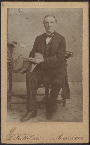 L.R Werner, Photographic portrait of an unknown man
