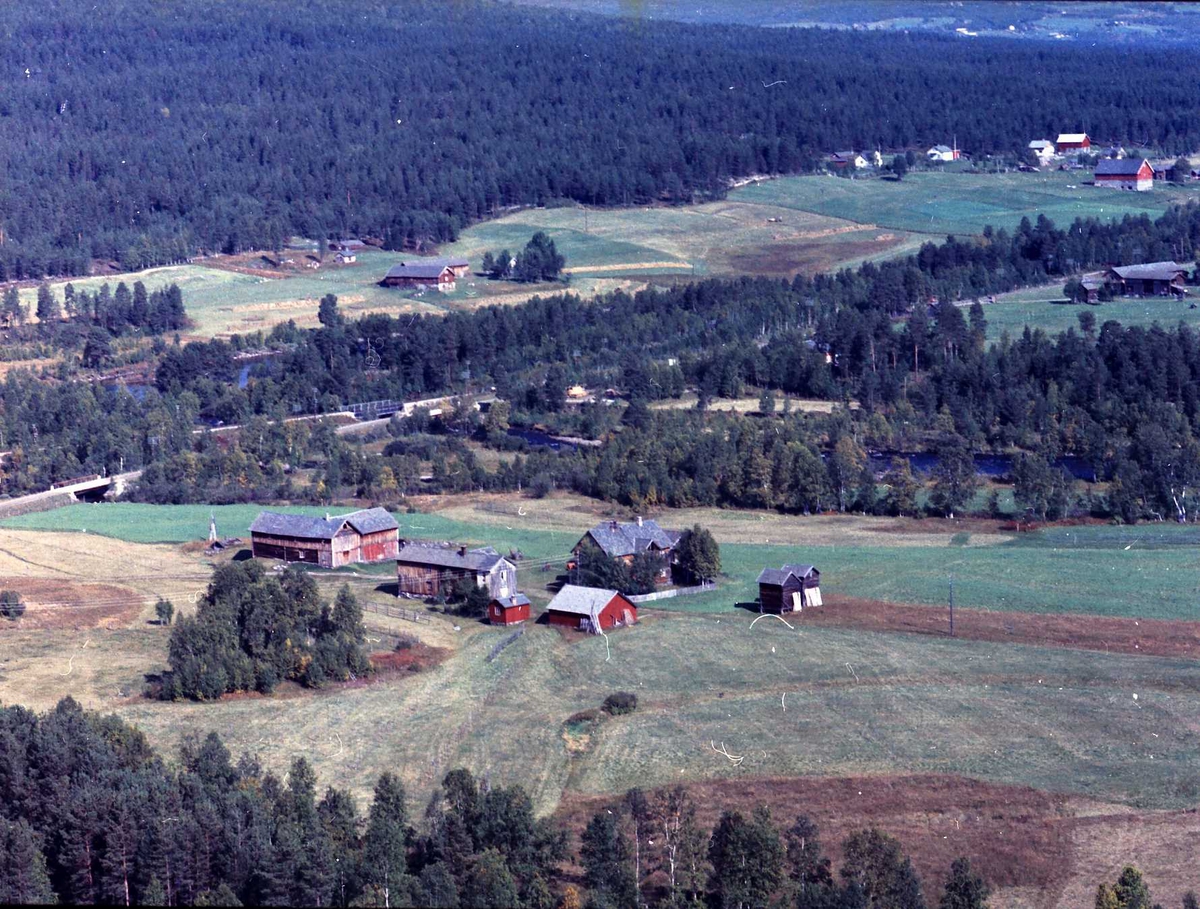 Widerøes Flyveselskap A/S, Gårdsbruk.
