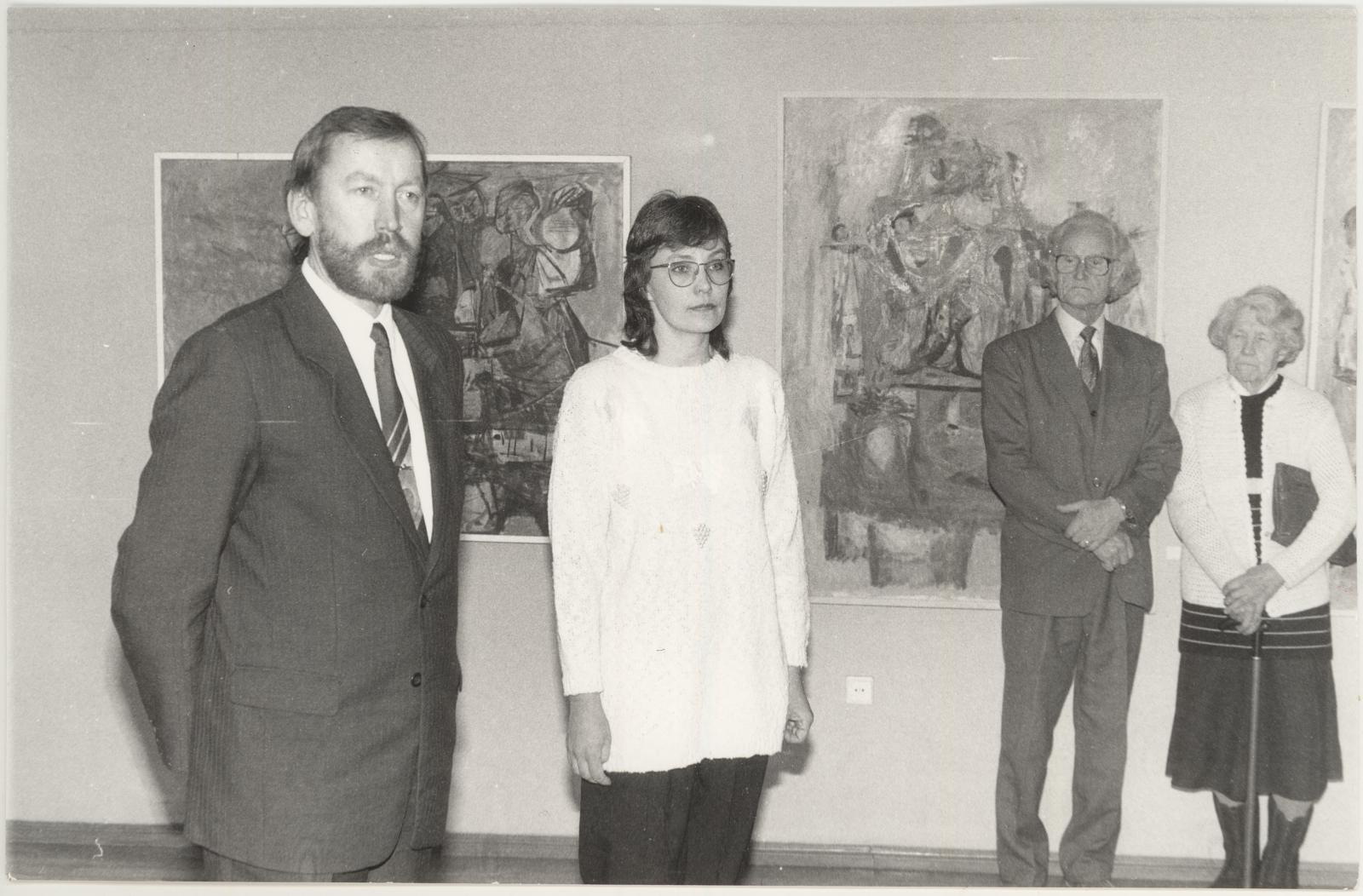 Mari (depicted) Needle, E. Kitse näituse avamine 02.03.1994.