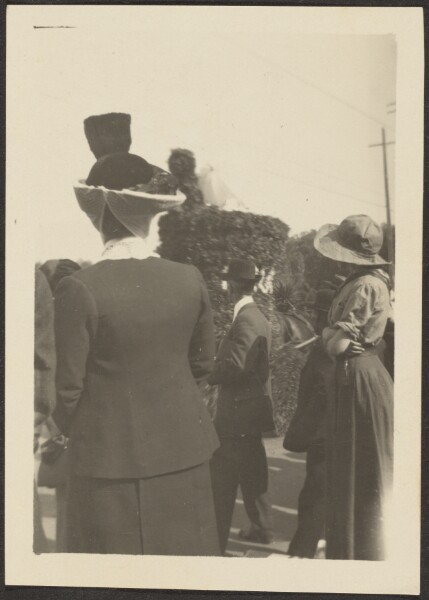 Louis Fleckenstein, [Figures with Hats]