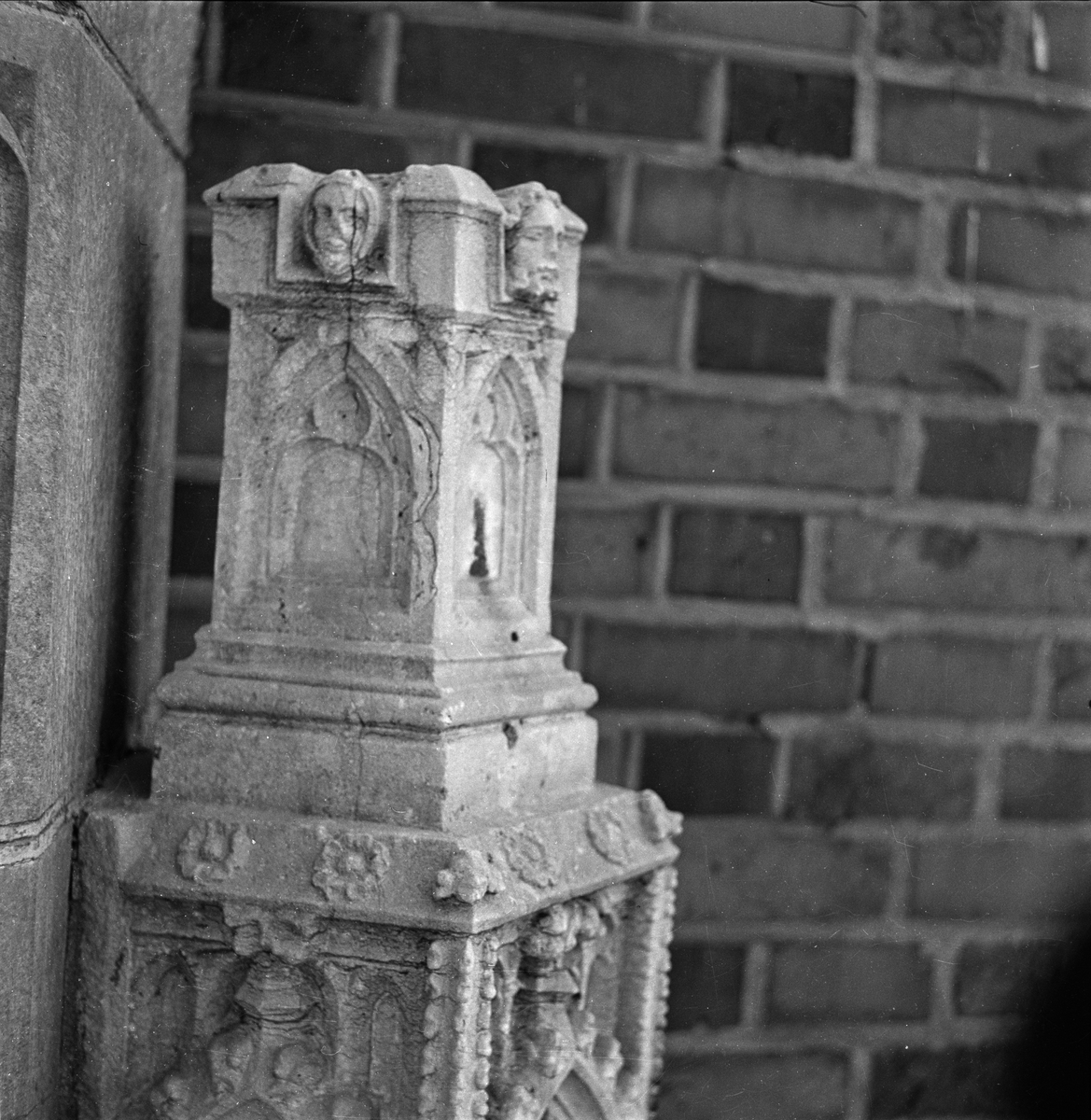 Gunnar Sundgren, Detail of church sculpture in Uppsala Cathedral, Fjärdingen, Uppsala