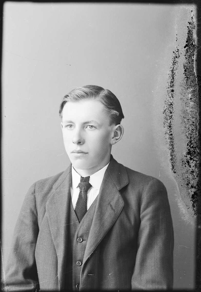 Skötsner-Edhlund, Ateljé Portrait - Man, Östhammar, Uppland