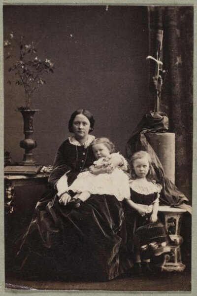 Unknown, Carte-de-visite photographs (32). Four photographs  are dry mounted on each sheet.