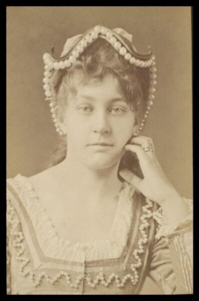 London Stereoscopic and Photographic Company, Guy Little Theatrical Photograph