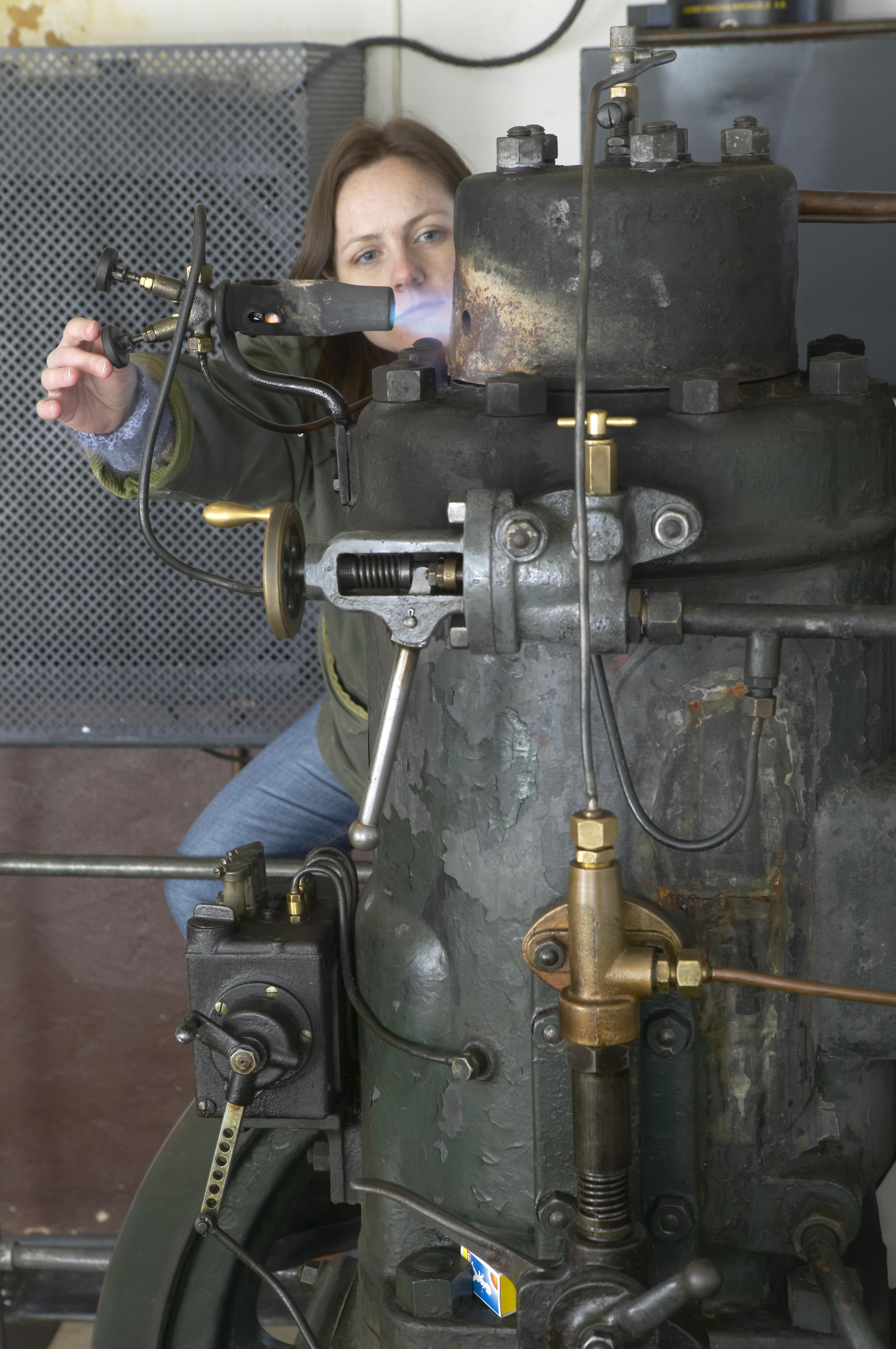 Bengt A Lundberg, Pythagoras motorfabrik