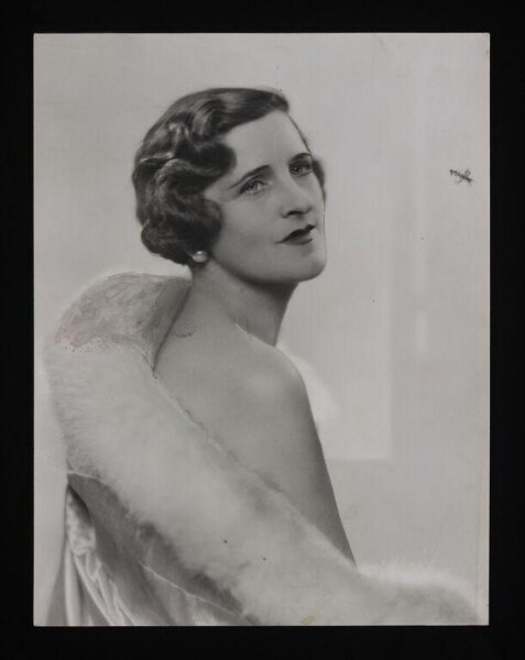Wilding, Dorothy, Zena Dare