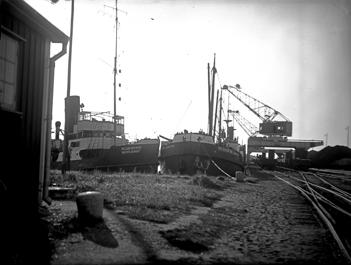 Ellert Johan Viktor Sörman, Russian boats in the port of Köping. Photographer: E. Sörman Photocopy available.