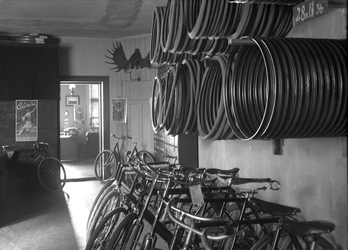 Gustav Borgen, Fra verkstedet til C. E Sontum & Amerikanske artikler, automobiler og cycler.