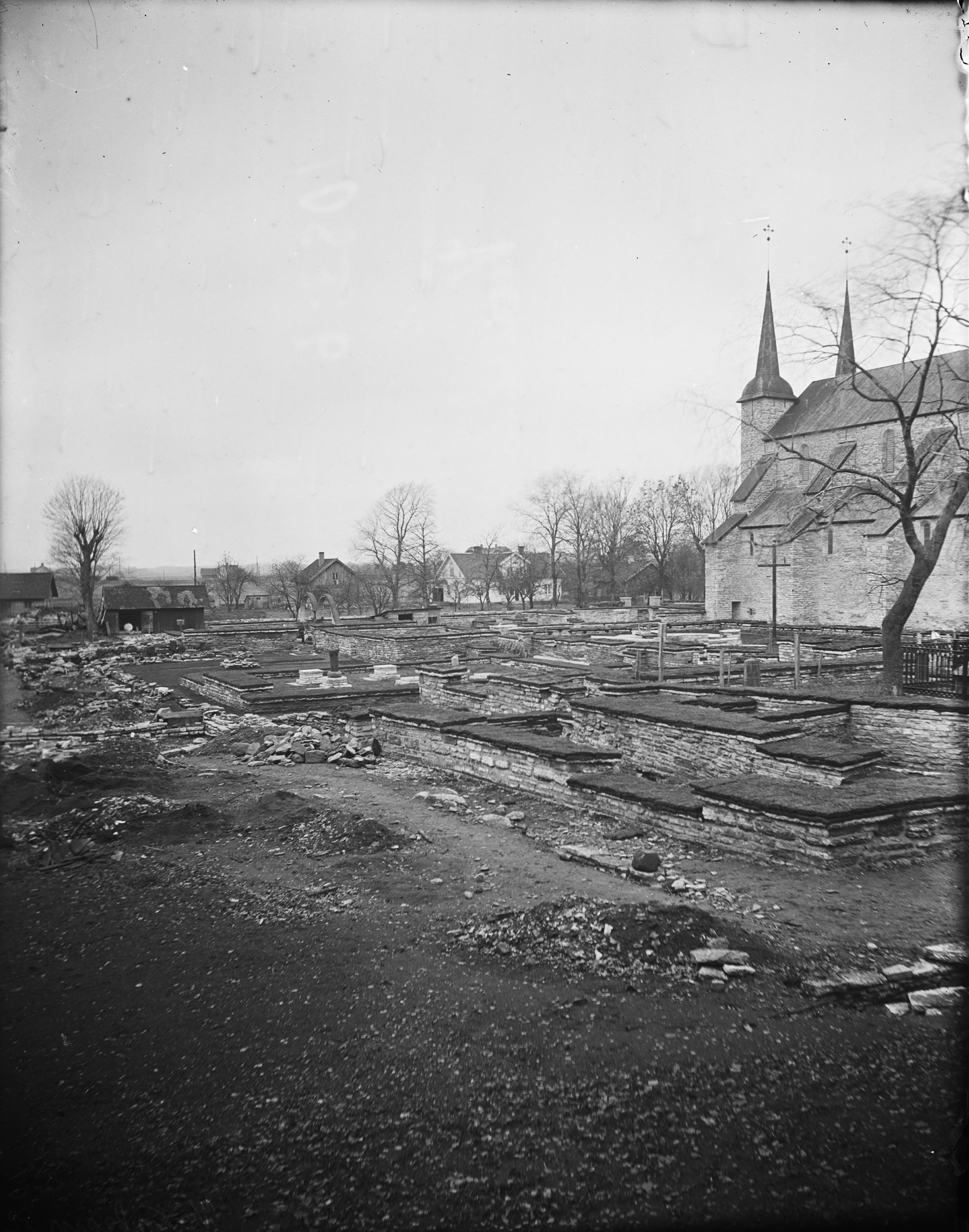 Axel Forssén, Varnhems klosterruin